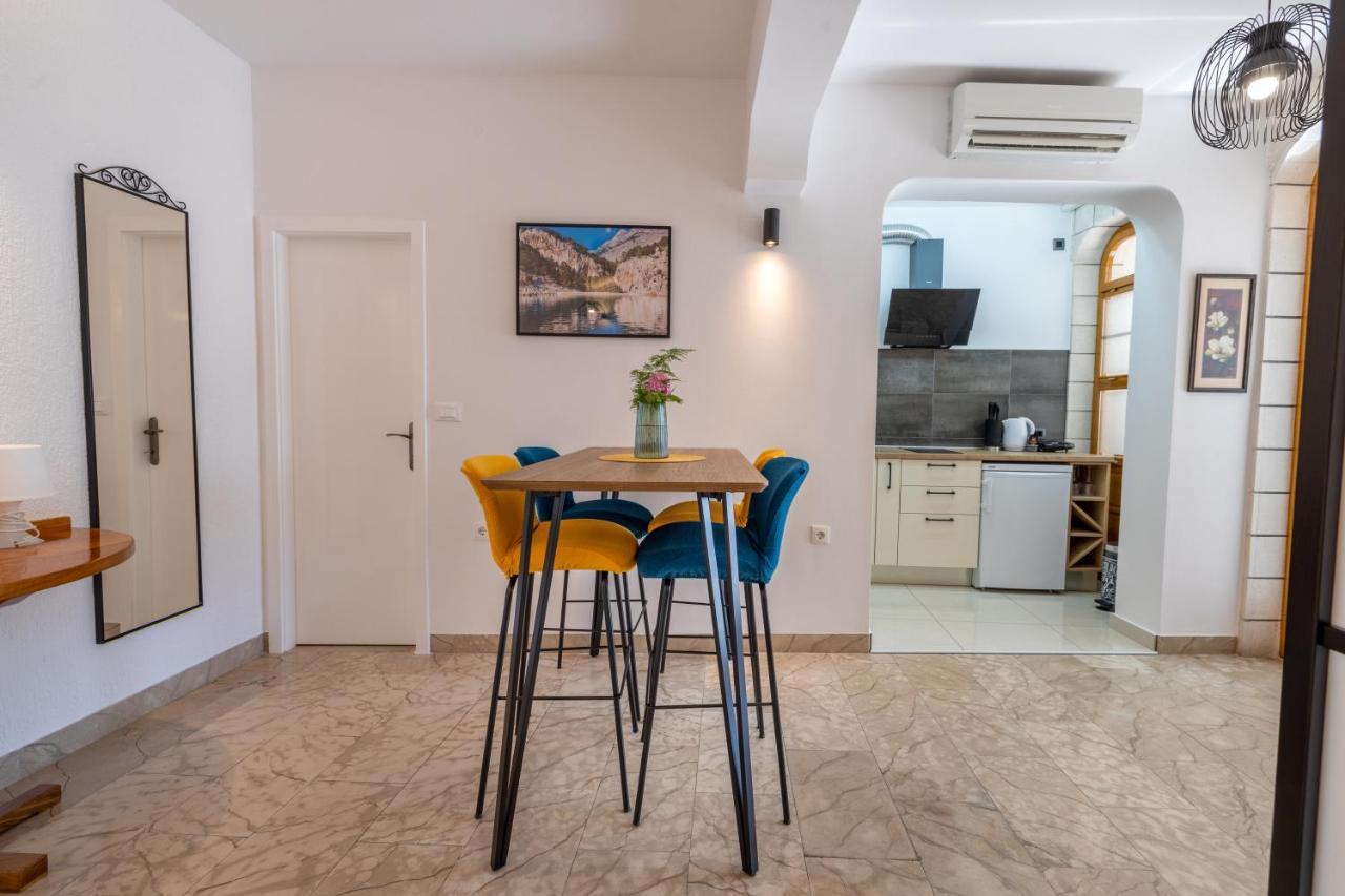 מאקרסקה Family Apartments - Guesthouse Vranjes מראה חיצוני תמונה